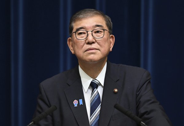 专业炒股配资平台 石破茂黯然下台，自民党“双少数”困局谁来破？